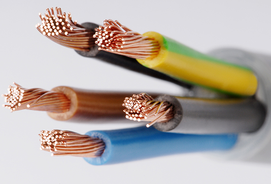 Na aké príležitosti sú vhodné rôzne typy napájacích káblov?